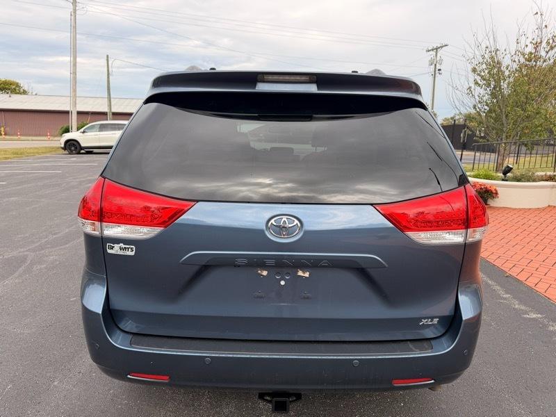 Toyota Sienna XLE FWD 8-Passenger V6 2014