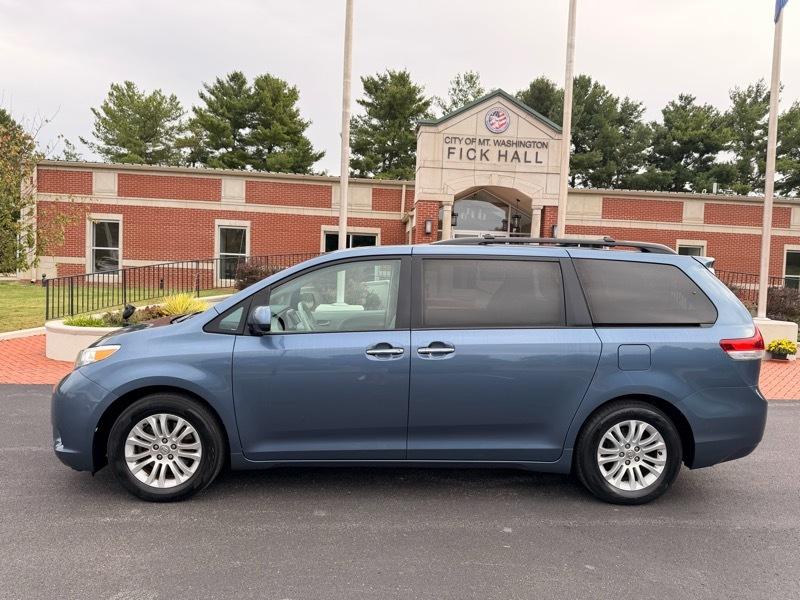 Toyota Sienna XLE FWD 8-Passenger V6 2014