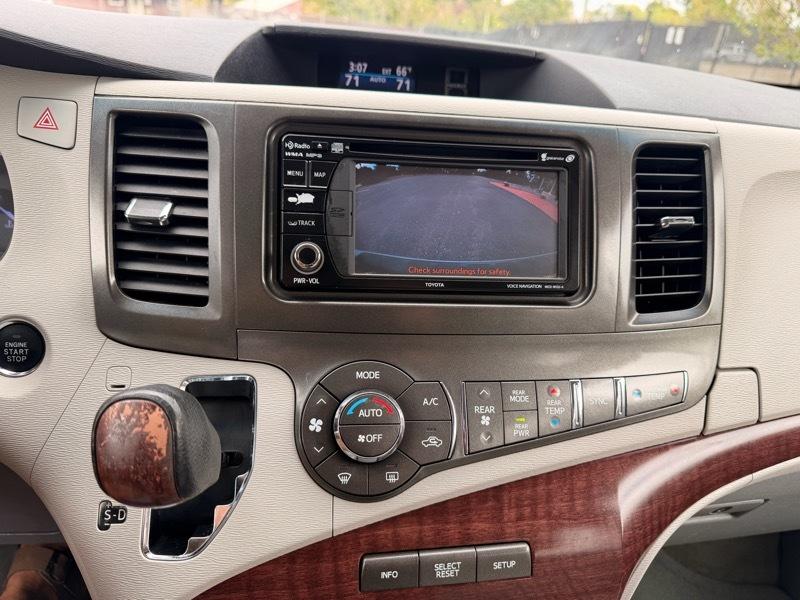 Toyota Sienna XLE FWD 8-Passenger V6 2014