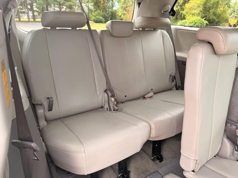 Toyota Sienna XLE FWD 8-Passenger V6 2014
