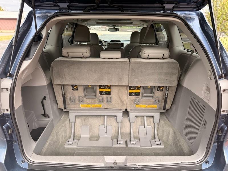 Toyota Sienna XLE FWD 8-Passenger V6 2014