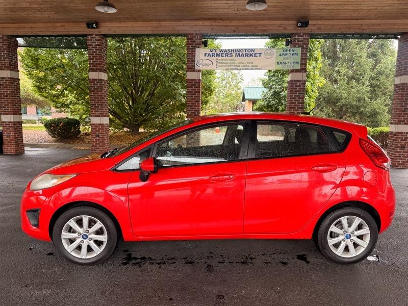 Ford Fiesta SE Hatchback 2012