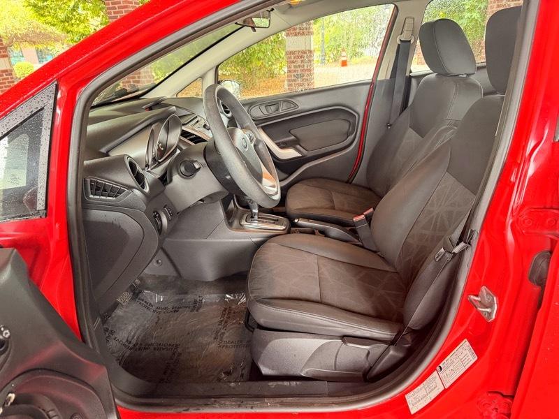 Ford Fiesta SE Hatchback 2012