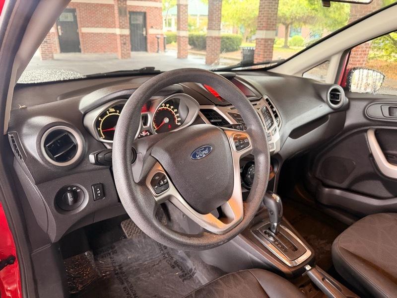Ford Fiesta SE Hatchback 2012