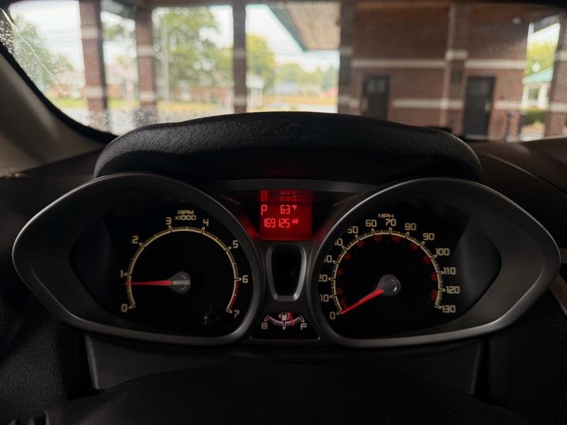 Ford Fiesta SE Hatchback 2012