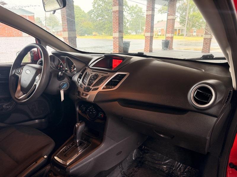 Ford Fiesta SE Hatchback 2012