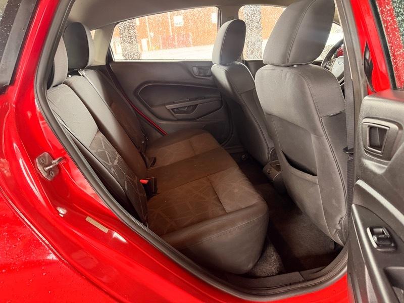 Ford Fiesta SE Hatchback 2012