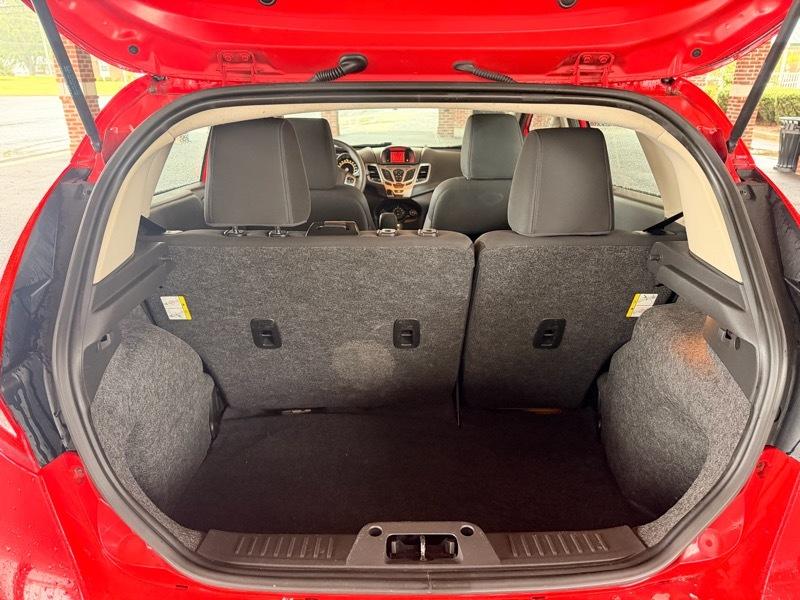 Ford Fiesta SE Hatchback 2012