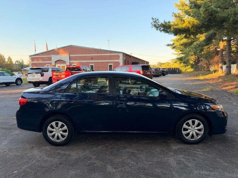 Toyota Corolla LE 2011