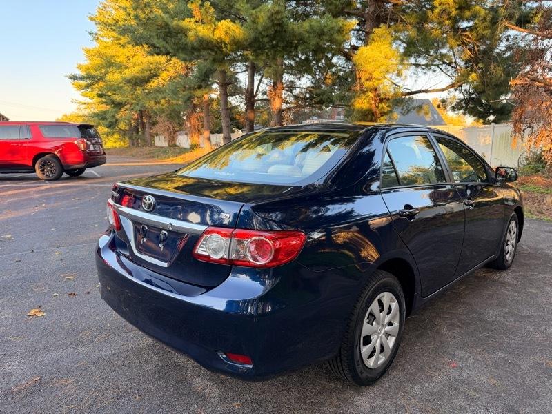 Toyota Corolla LE 2011