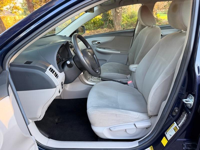 Toyota Corolla LE 2011