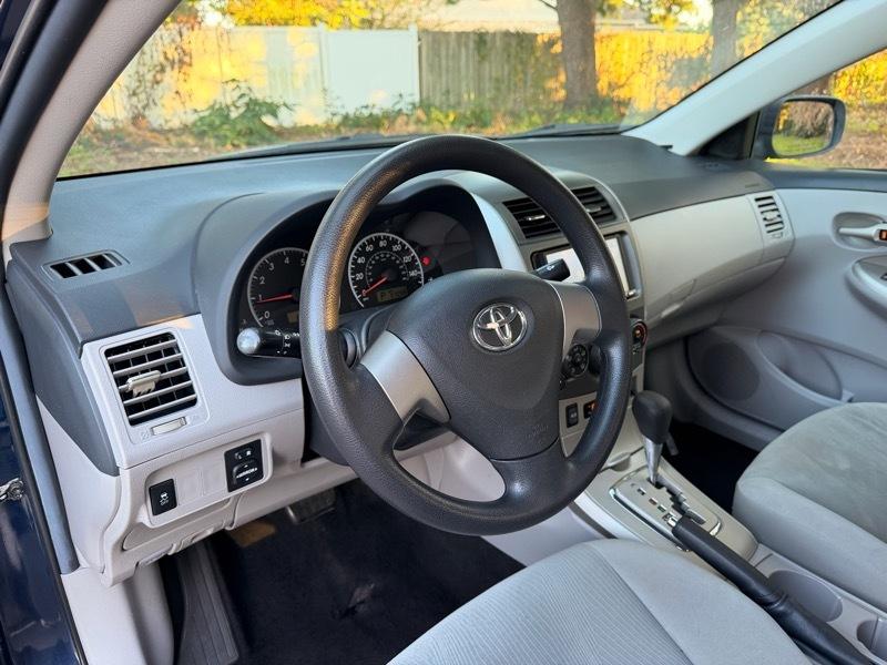Toyota Corolla LE 2011