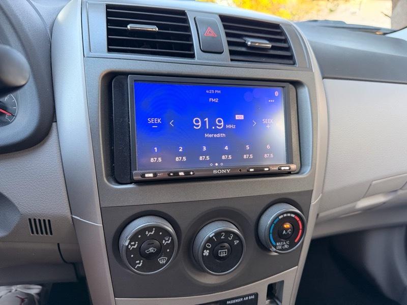 Toyota Corolla LE 2011