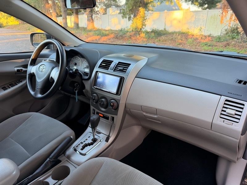 Toyota Corolla LE 2011