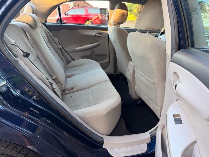 Toyota Corolla LE 2011
