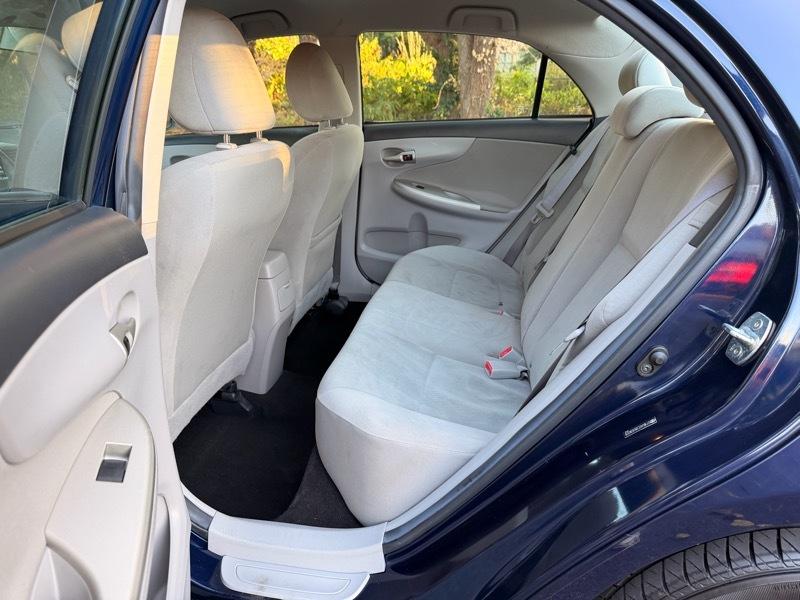 Toyota Corolla LE 2011