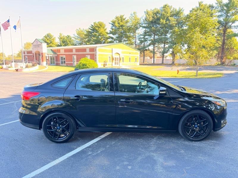 Ford Focus SE Sedan 2016