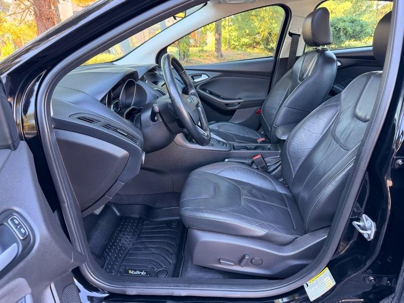 Ford Focus SE Sedan 2016