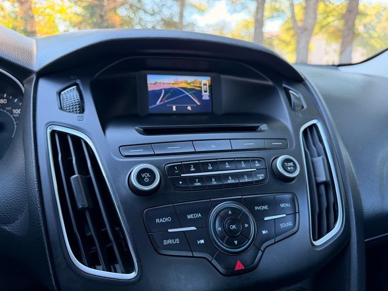 Ford Focus SE Sedan 2016