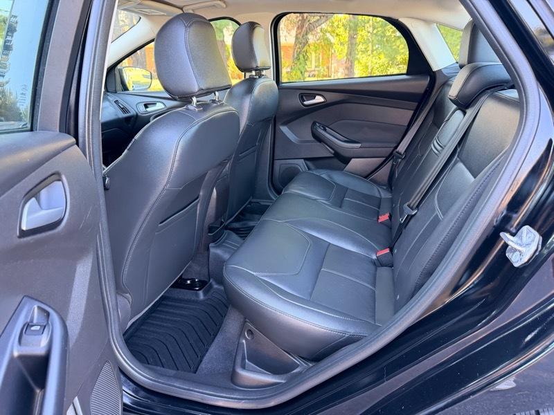 Ford Focus SE Sedan 2016