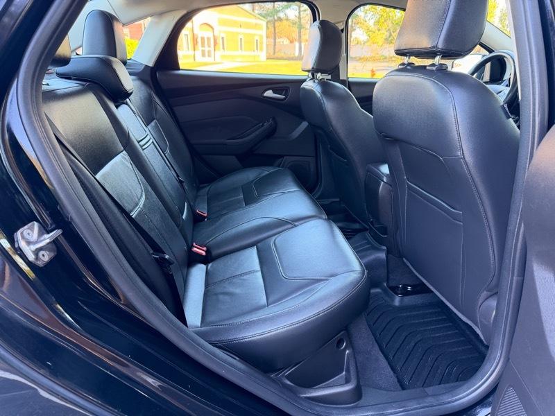 Ford Focus SE Sedan 2016