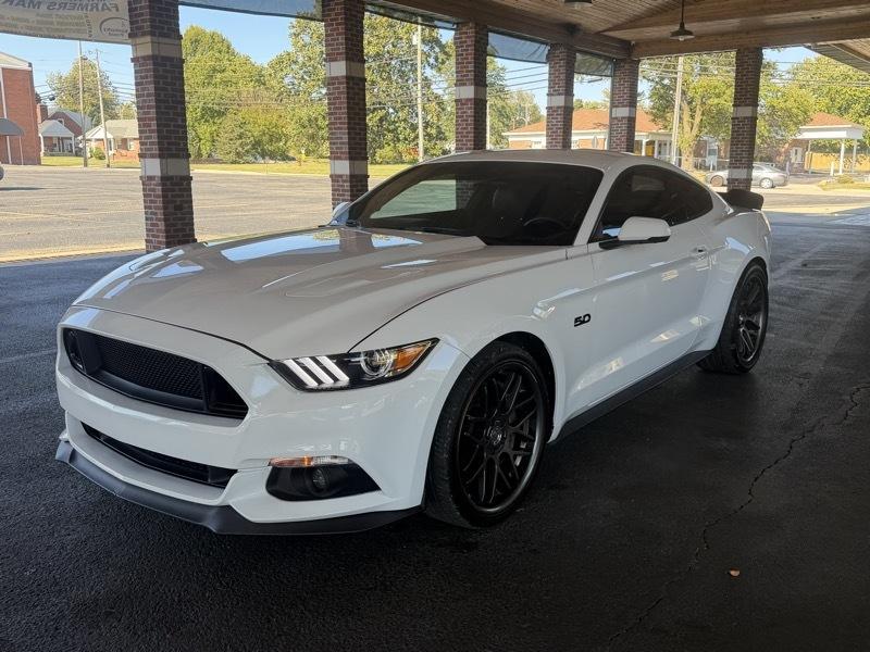 Ford Mustang GT Premium Coupe 2016
