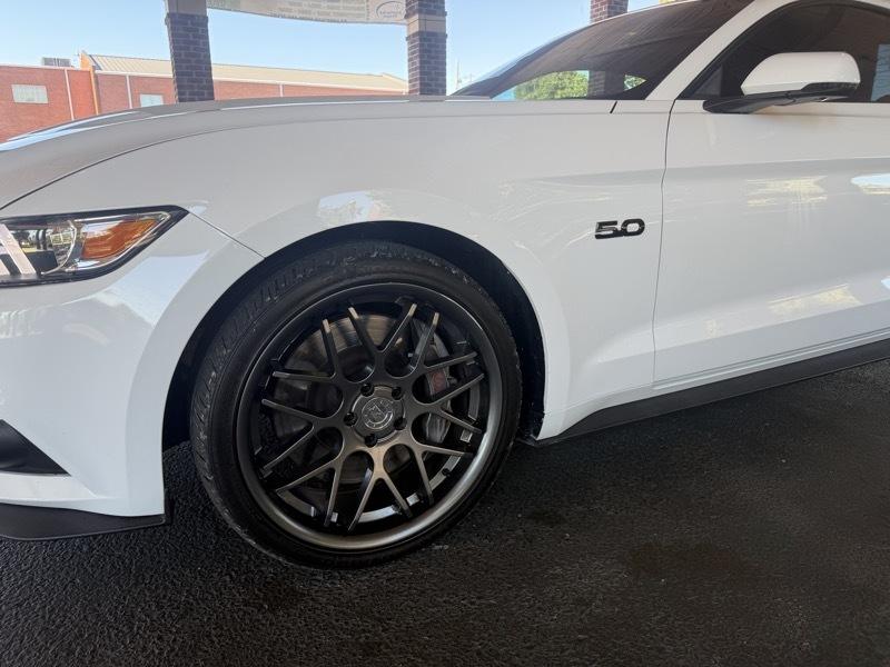 Ford Mustang GT Premium Coupe 2016