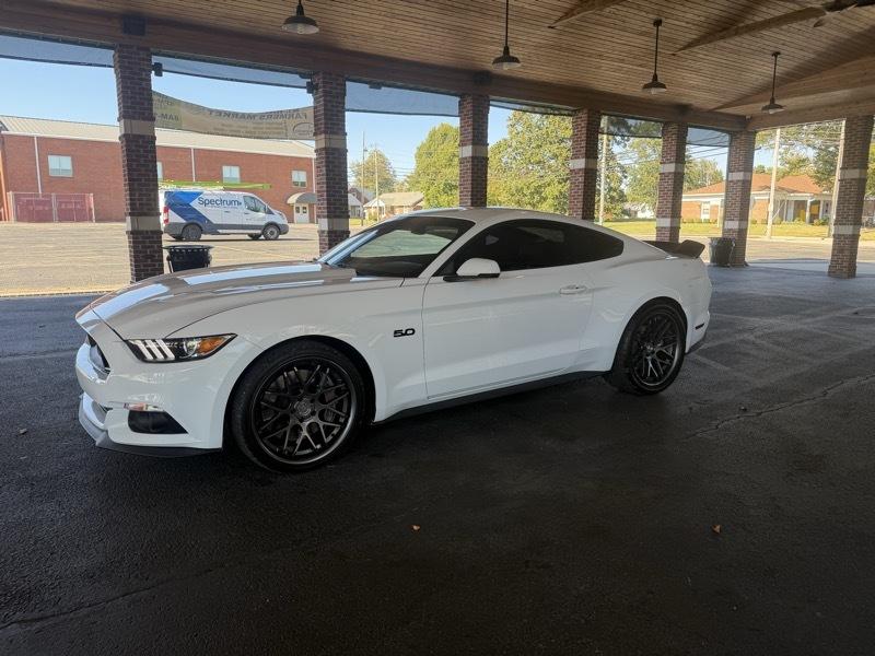 Ford Mustang GT Premium Coupe 2016