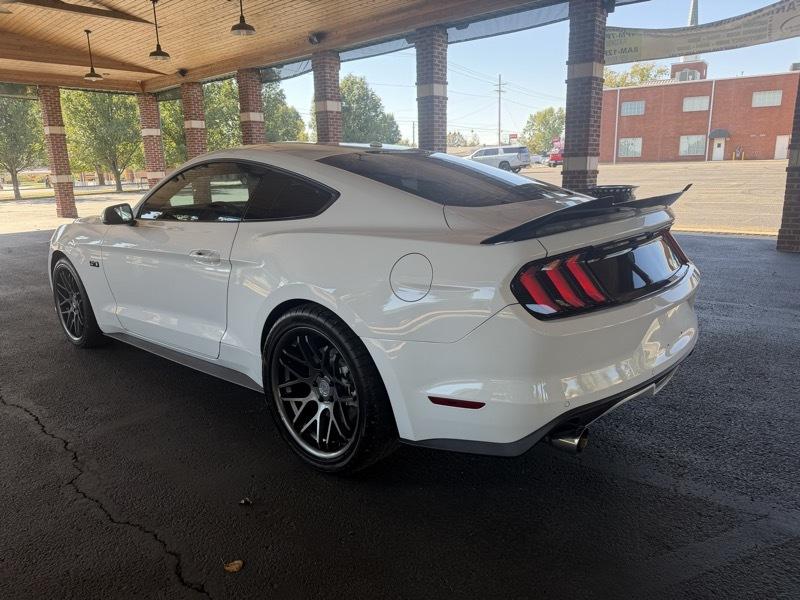 Ford Mustang GT Premium Coupe 2016