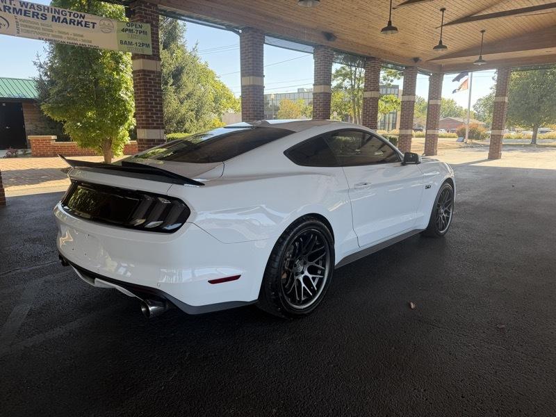 Ford Mustang GT Premium Coupe 2016