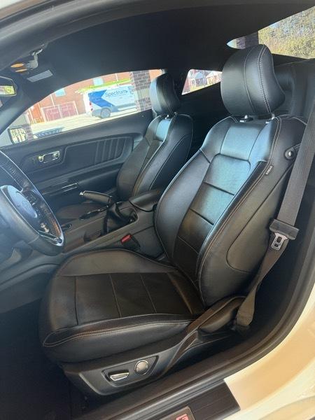 Ford Mustang GT Premium Coupe 2016
