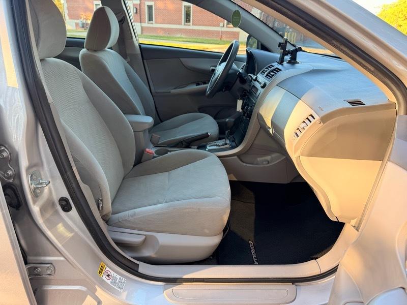 Toyota Corolla  2010
