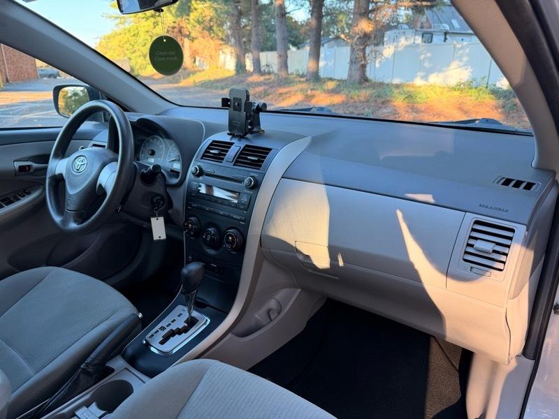 Toyota Corolla  2010