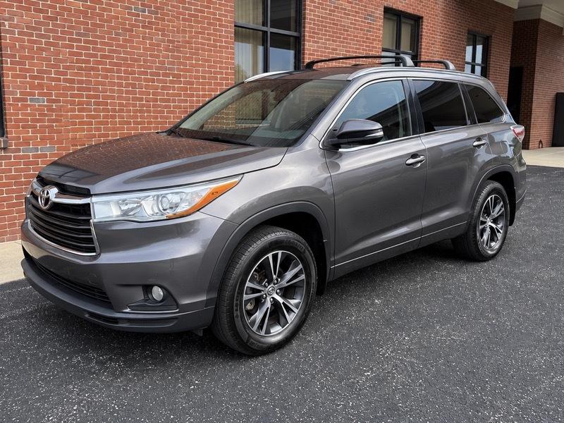 Toyota Highlander XLE AWD V6 2016
