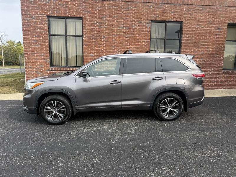 Toyota Highlander XLE AWD V6 2016