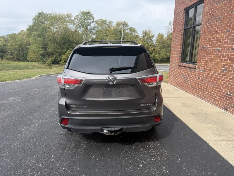 Toyota Highlander XLE AWD V6 2016