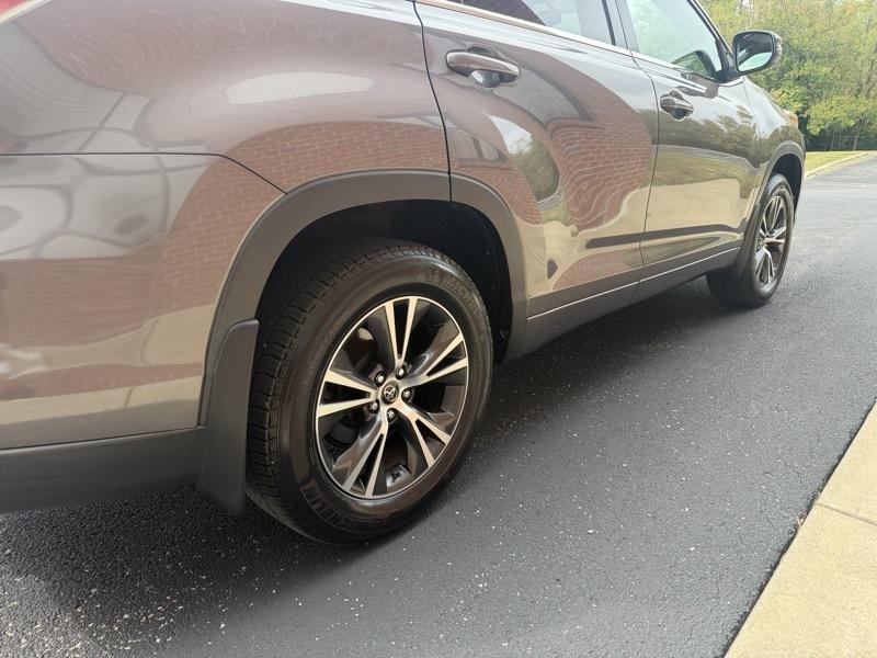 Toyota Highlander XLE AWD V6 2016