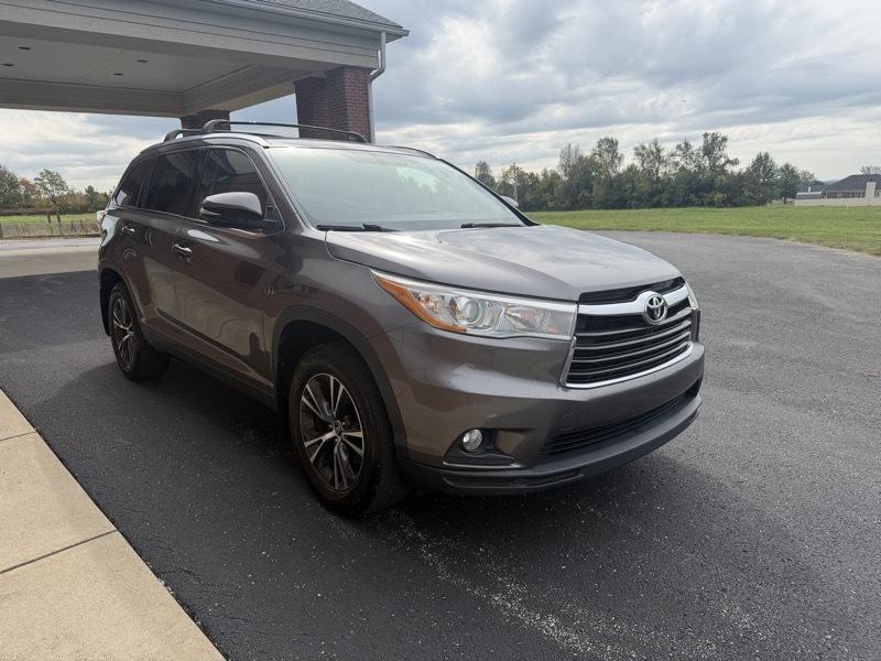 Toyota Highlander XLE AWD V6 2016