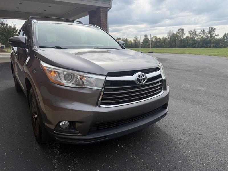 Toyota Highlander XLE AWD V6 2016