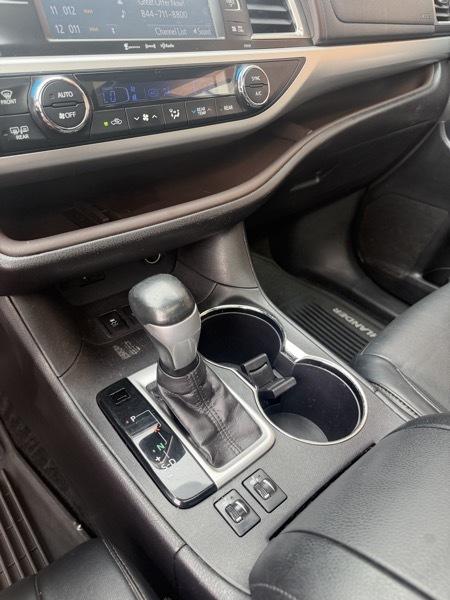 Toyota Highlander XLE AWD V6 2016