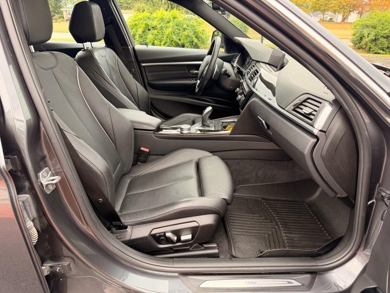 BMW 3-Series  2017