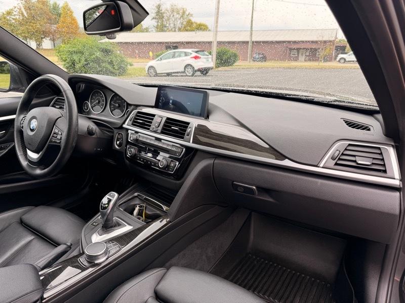 BMW 3-Series  2017