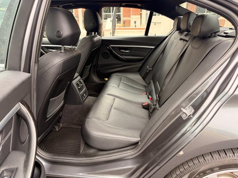 BMW 3-Series  2017