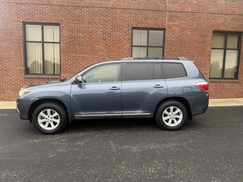 Toyota Highlander 4WD 4dr V6 Plus (Natl) 2013