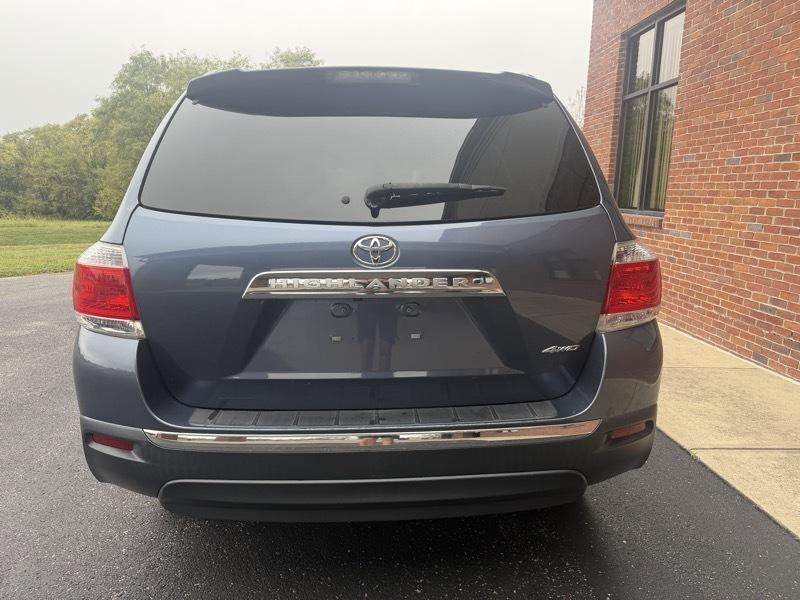 Toyota Highlander 4WD 4dr V6 Plus (Natl) 2013