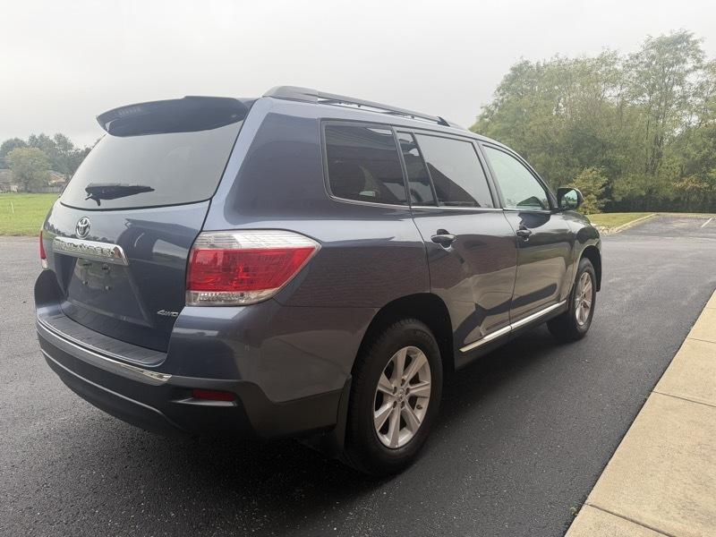 Toyota Highlander 4WD 4dr V6 Plus (Natl) 2013