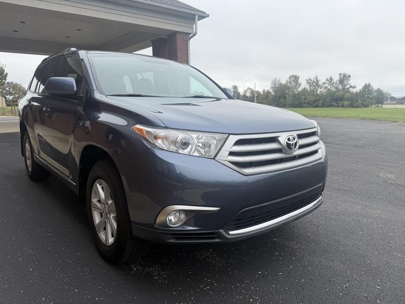 Toyota Highlander 4WD 4dr V6 Plus (Natl) 2013
