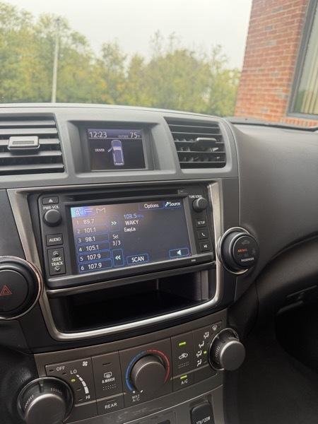 Toyota Highlander 4WD 4dr V6 Plus (Natl) 2013