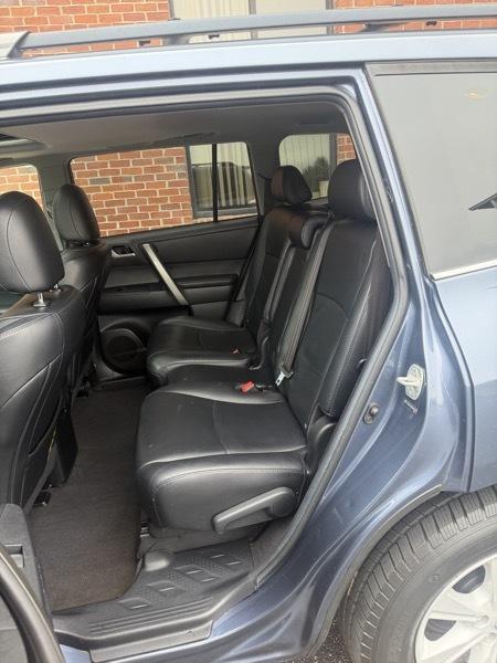 Toyota Highlander 4WD 4dr V6 Plus (Natl) 2013