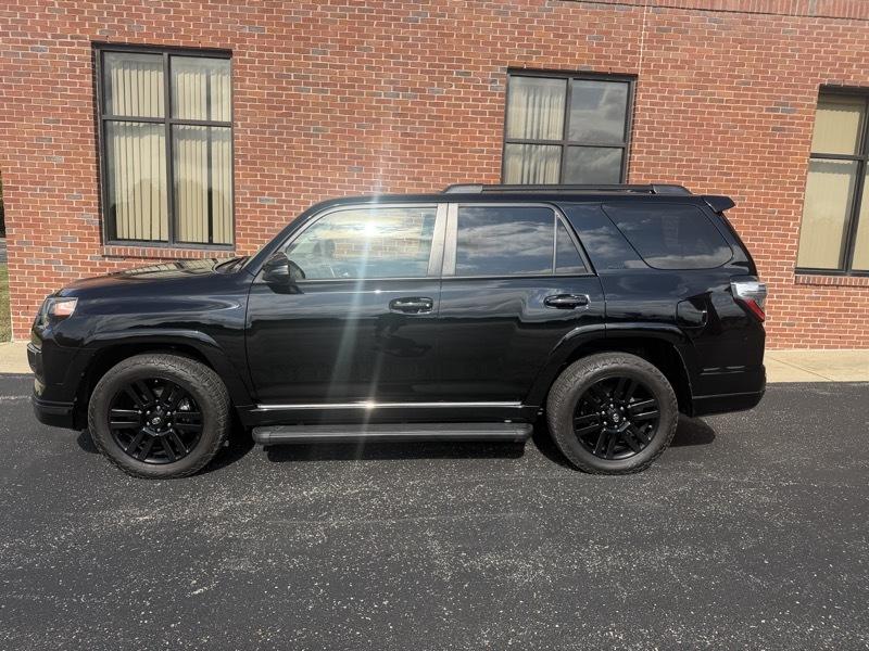 Toyota 4Runner Limited Nightshade Edition 4WD 2020